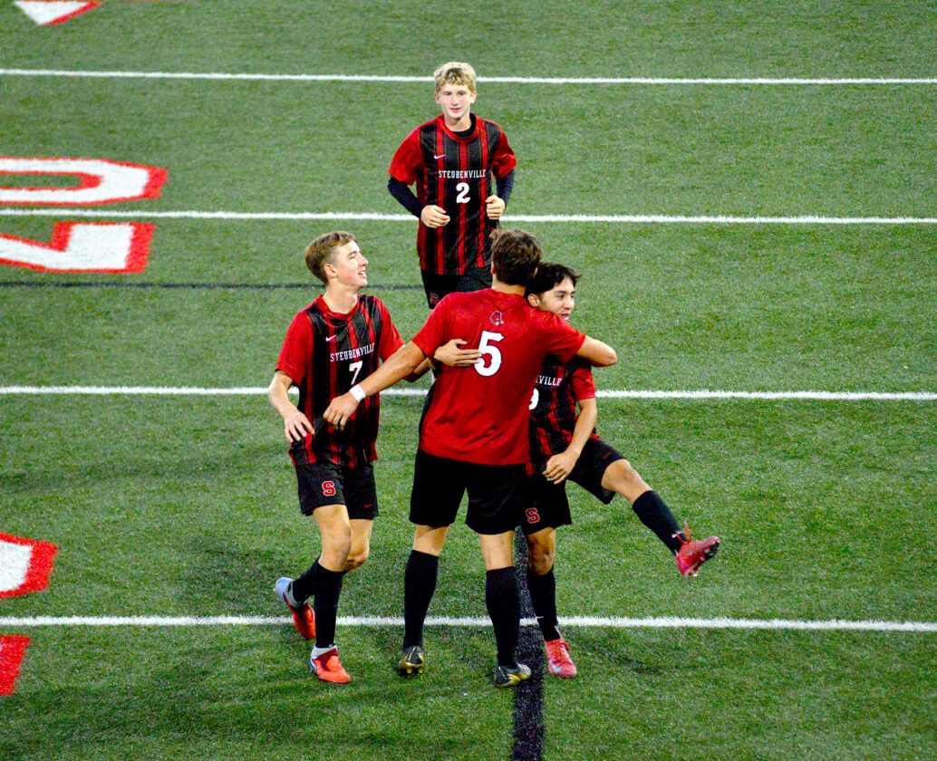 Bowers’ milestone night leads Big Red